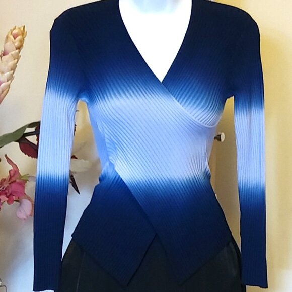 NWT Women’s Navy Blue Dip-dyed Lightweight V Neck Long Sleeve Cardigan Sweater - Picture 6 of 7